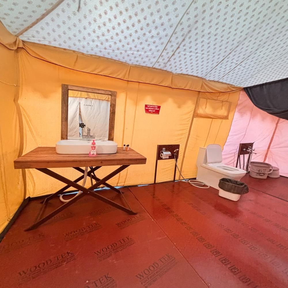 Luxury attach bathroom Tent