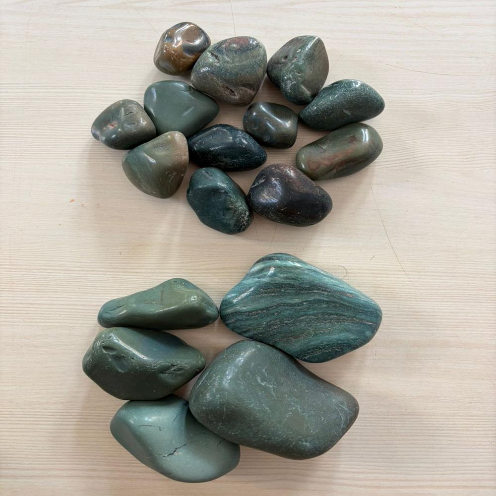 Dark Green Polished Agate Pebbles for Garden Landscaping and Outdoor Decoration in Bulk