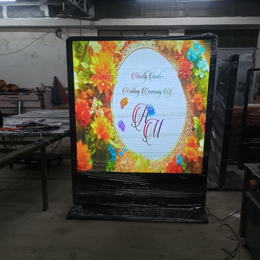 55 Inch Standee - Brightness: 600 Cd/m Sq