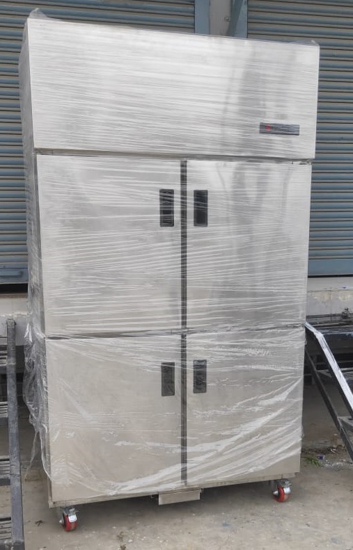 4 DOOR VERTICAL Chiller