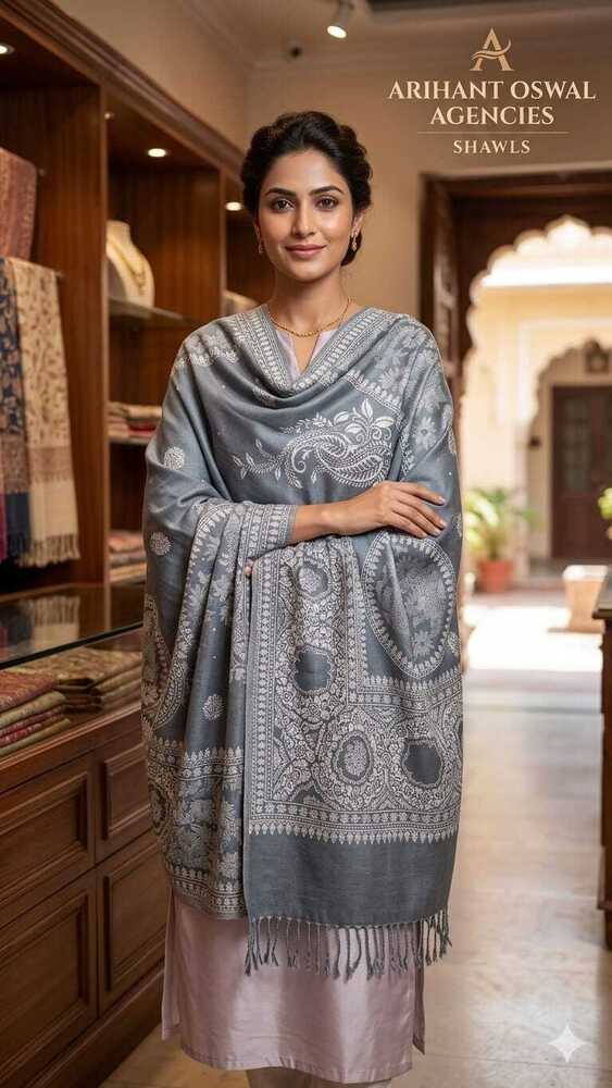 POLYWOOL SHAWL