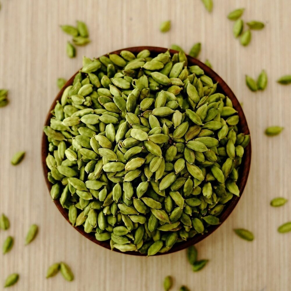 Green Cardamom - Flavor: Sweet And Aromatic