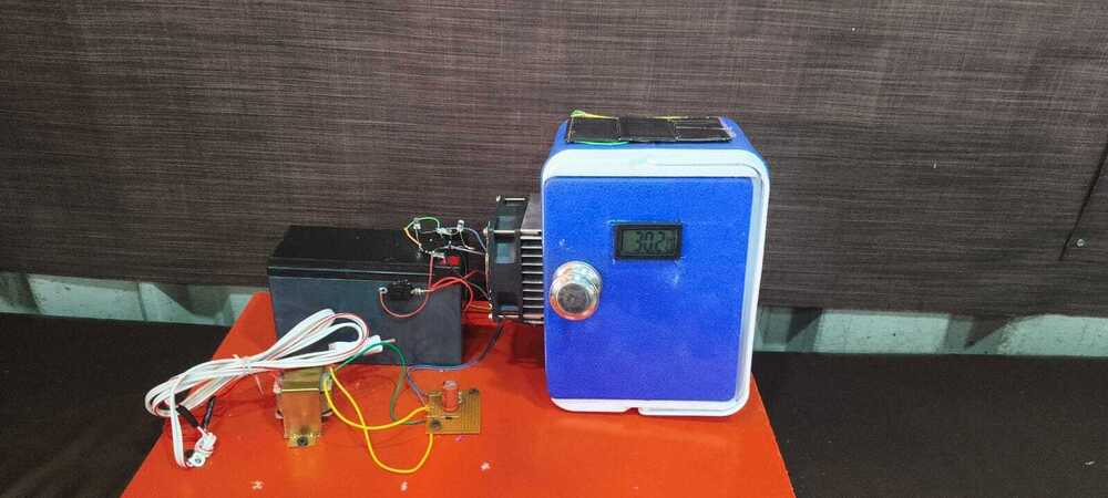 Industrial Solar Power Compress Less Refrigerator