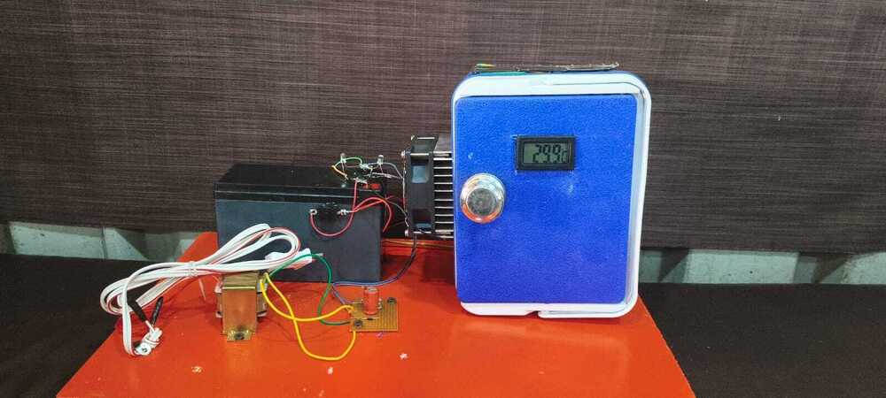 Industrial Solar Power Compress Less Refrigerator