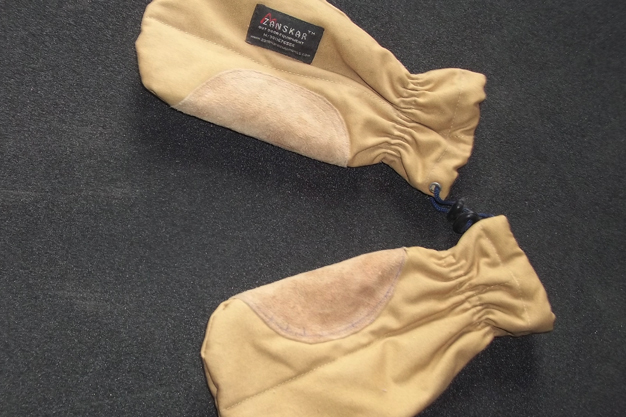 Beige Outdoor Mittons