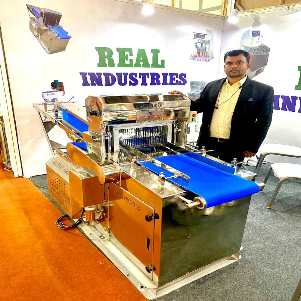 Commercial High Speed Bread Slicer Machine - Automatic Grade: Semi Automatic