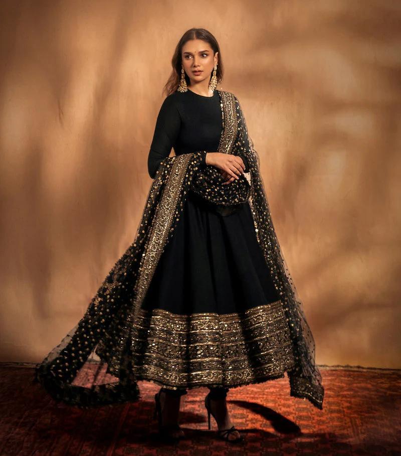 BEAUTIFUL & HEAVY PAKISTANI 3 PIECES COLLECTION