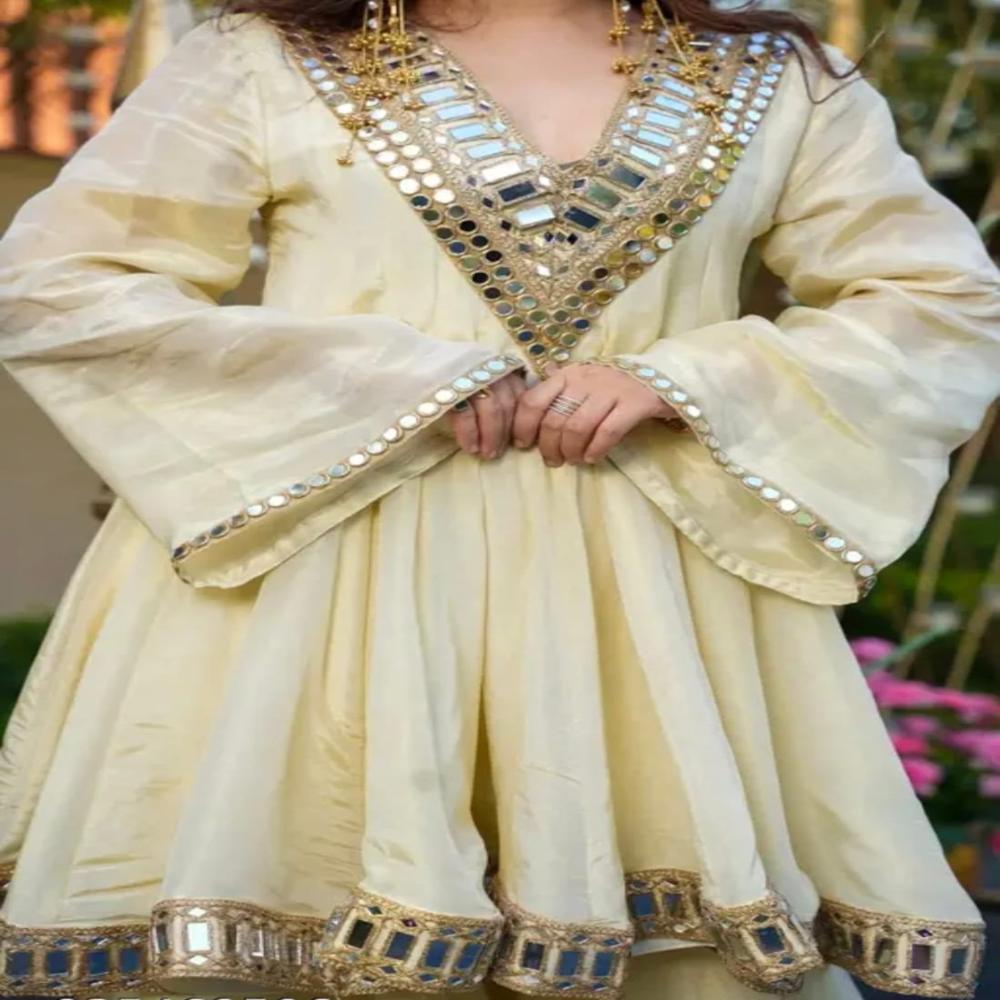 HEAVY & BEAUTIFUL PAKISTANI SUITS WITH MIRROR WORK