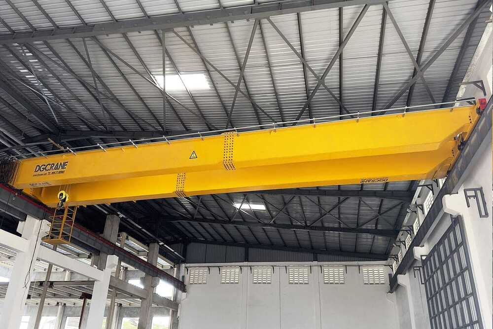 Overhead Crane - Crane Total Weight: Approx. 6000 Kg
