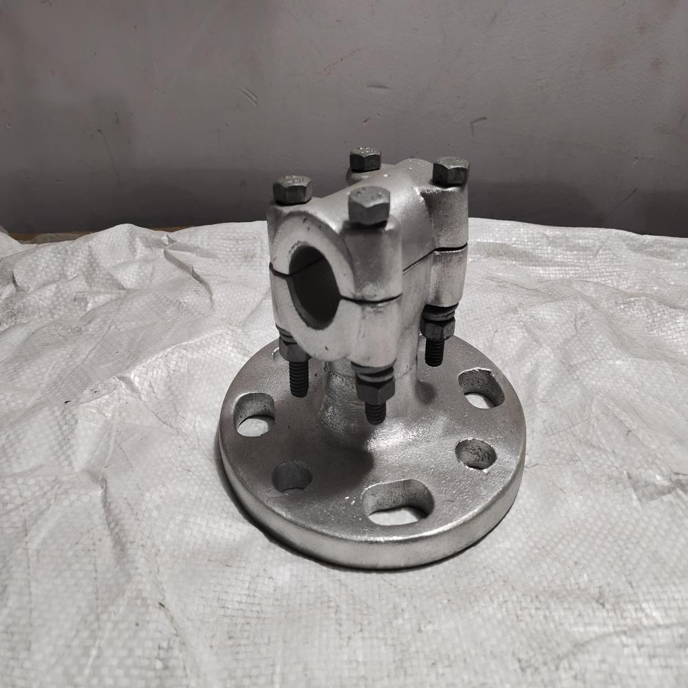 BUS POST INSULATOR CLAMP