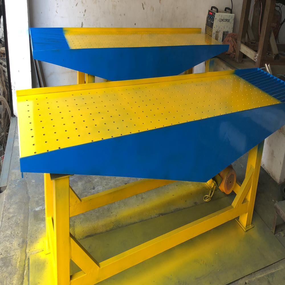 Vibrating Tables Interlocking  Machine
