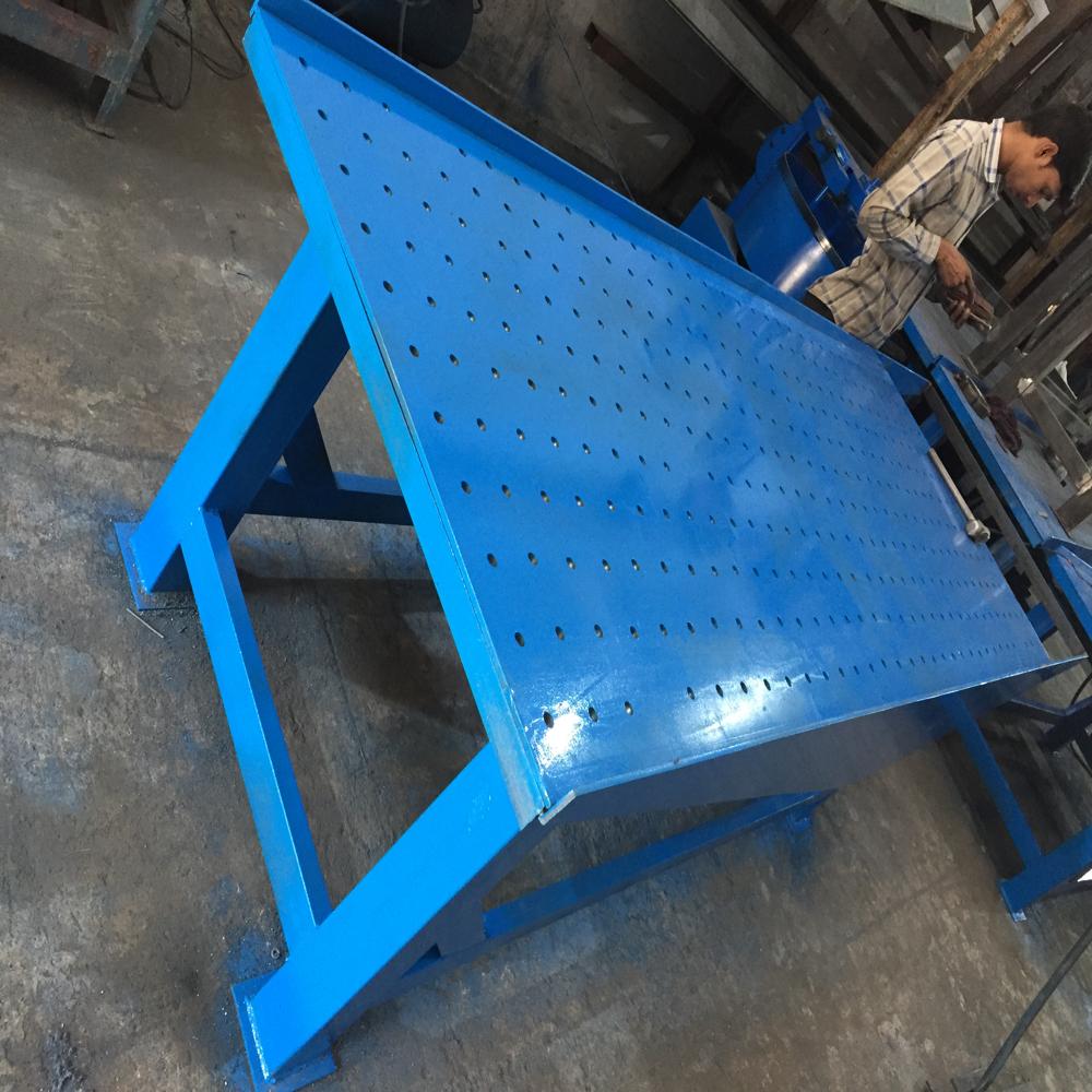 Vibrating Tables Interlocking Machine - Color: Blue