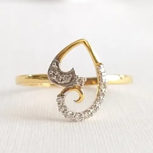 Heart Shaped Diamond Ring - Color: White / Gold / Rose Gold