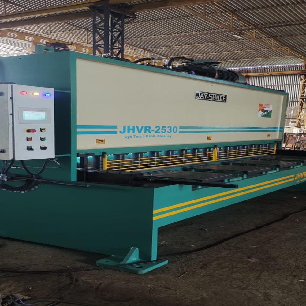 HYDRAULIC SHEARING - SHEET CUTTING MACHINE