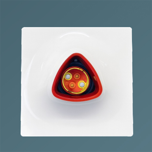 Triangle Design Square Holder
