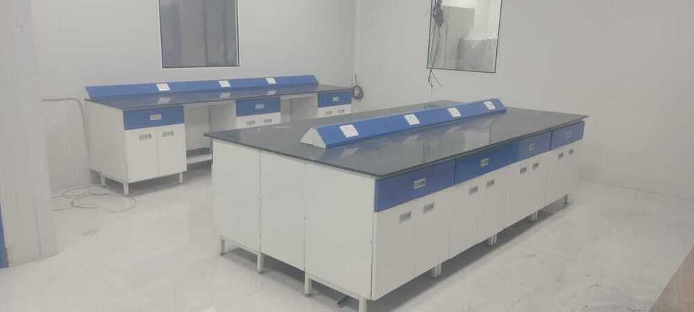 Laboratory Center Table