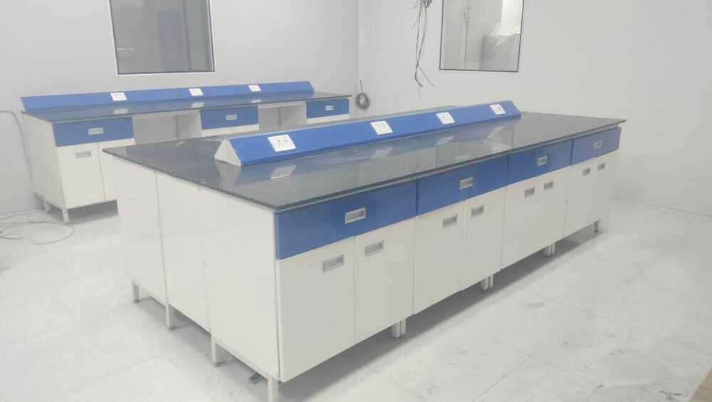 Laboratory Center Table