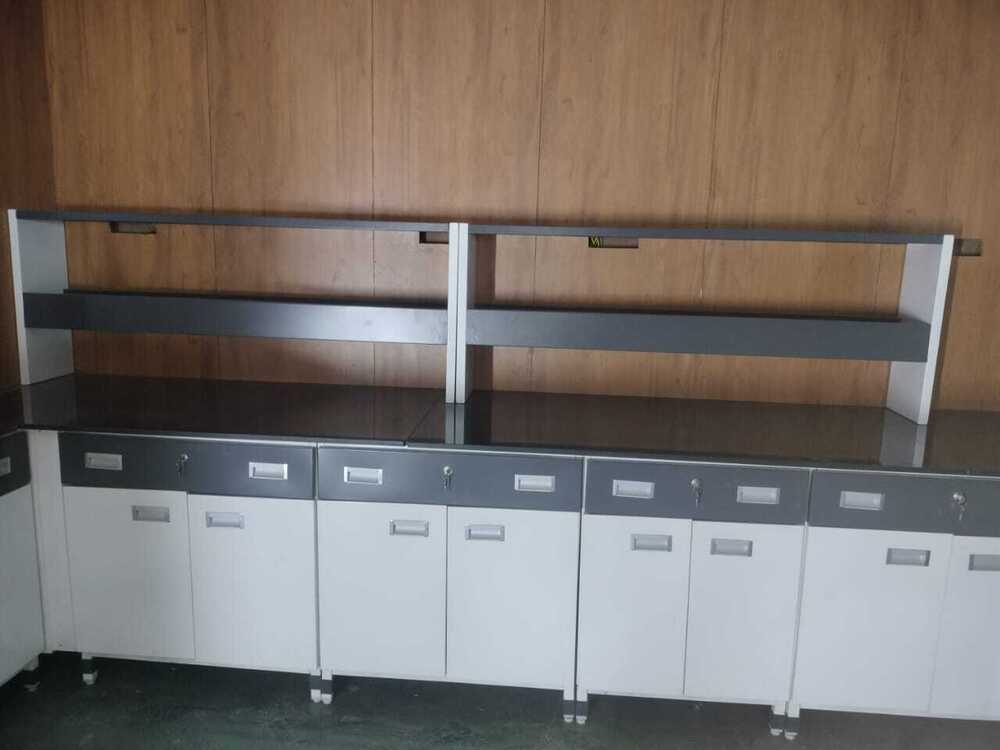 Wall Bench With Re-Agent Rack