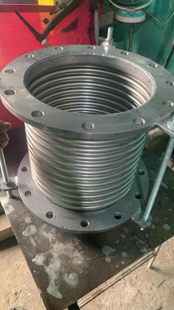 EXPANSION BELLOW WITH TIE ROAD