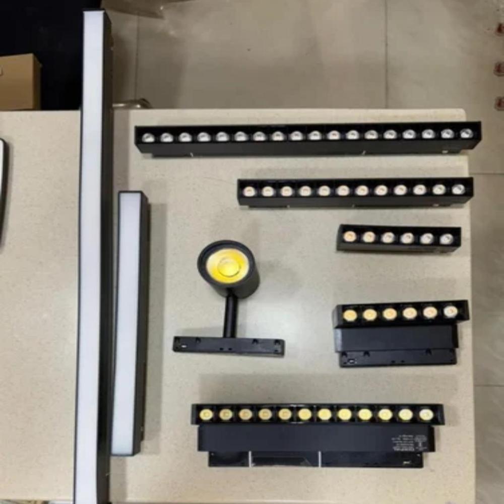 led magnetic track light