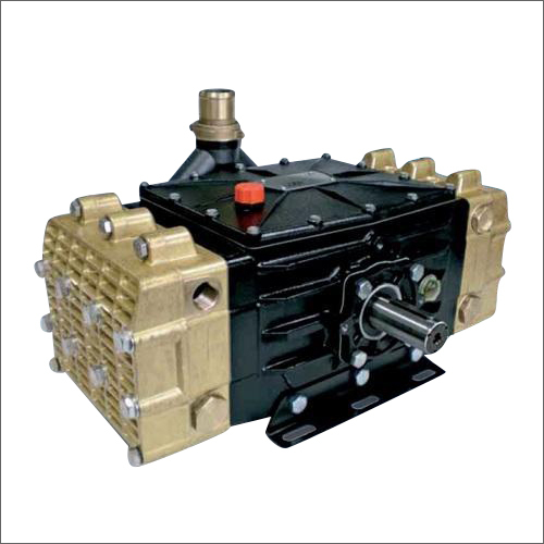 6 Plunger Pump - Color: Black And Golden