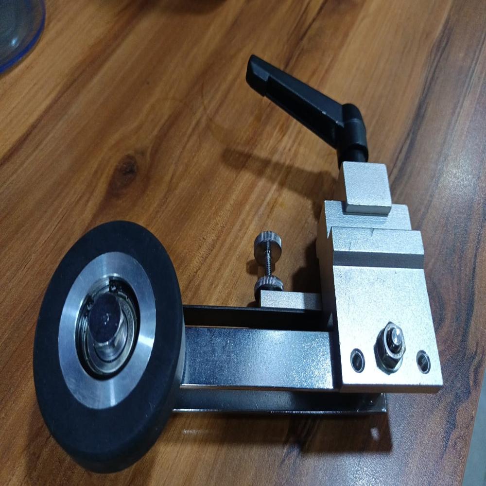 Plastic Feeder Wheel Assembly - Color: Black
