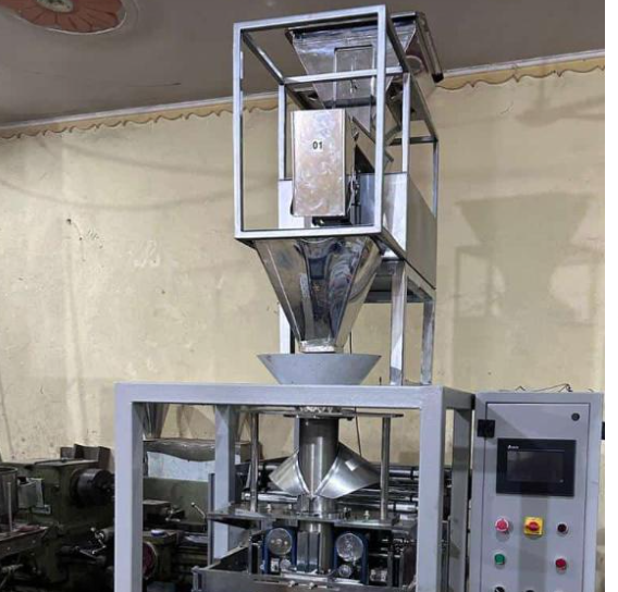 CHIPS PACKAGING MACHINE