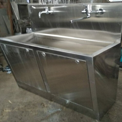Floor Mounted Surgical Scrub Station