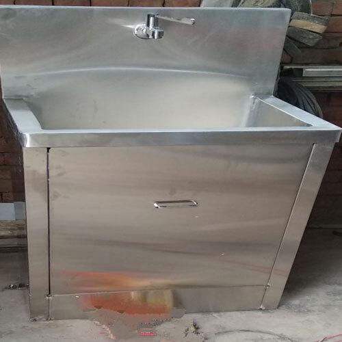Single Floor Mounted Surgical Scrub Station