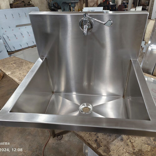 Wall Mounted Surgical Scrub Station