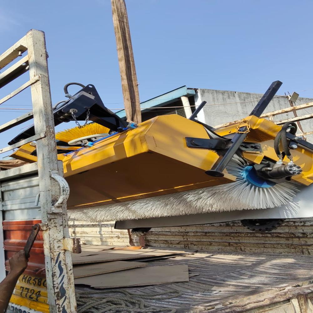 HYDRAULIC BROOMER MACHINE 