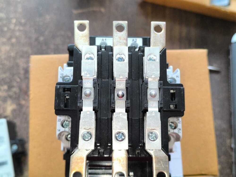 Siemens 3TF47 Contactor