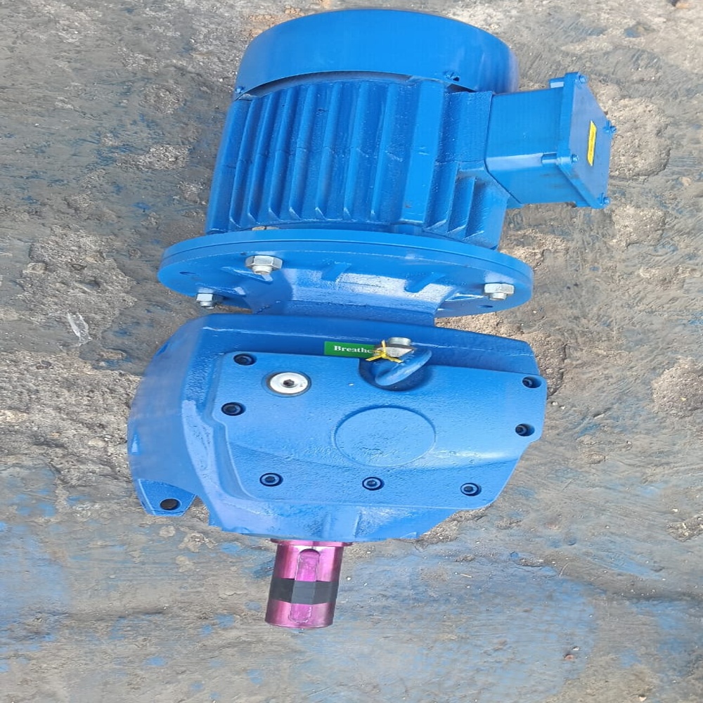 HELICAL GEAR MOTOR