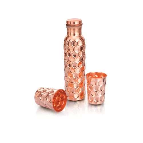 "Premium Handcrafted Diamond-Hammered Pure Copper 1-Liter Hydration Water Bottle With Leak-Proof Cap And 2 Matching Honeycomb-Textured Tumbler Glasses Combo Set" - Color: Coper