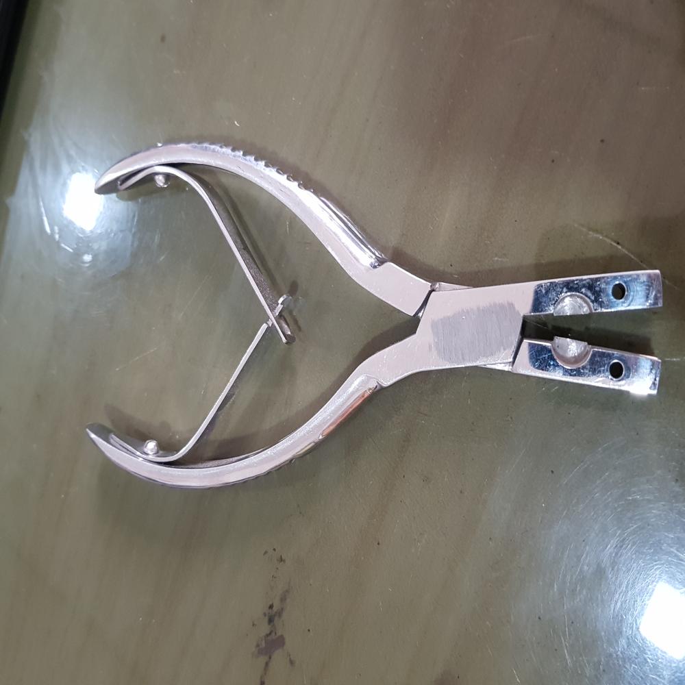 Aicil Hand Stipper - Stainless Steel, 140x50x15 Mm, Metallic Silver | Dual Polymer Wheels, Spring-loaded, Ergonomic Grip