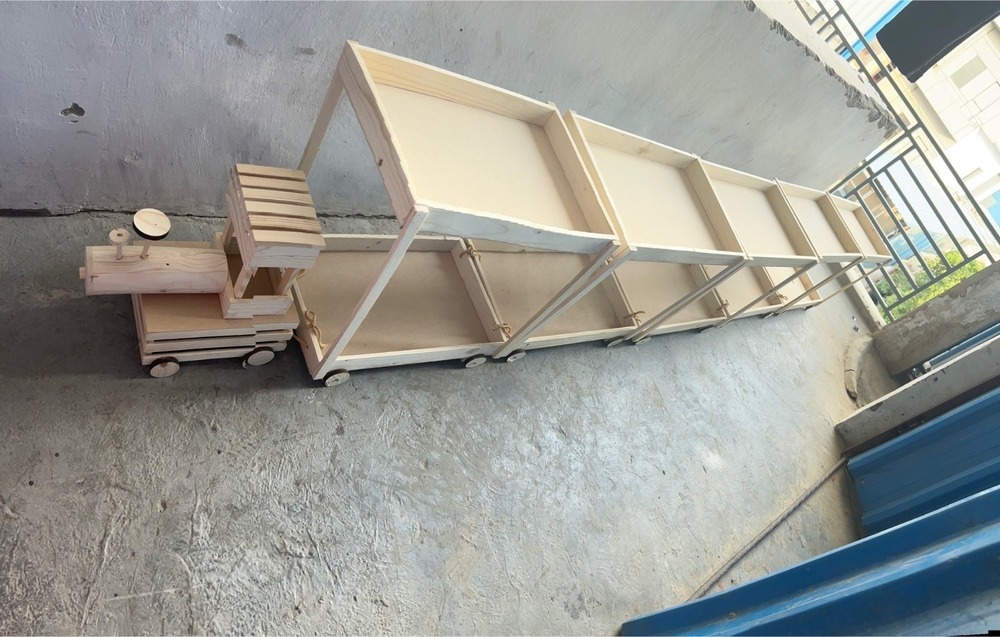 Vayu Art Crafts Pinewood Double Decker train