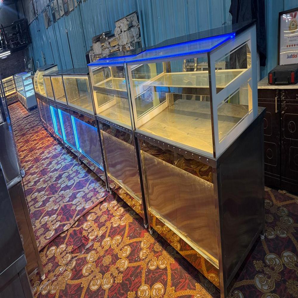 Fish Display Counter - Stainless Steel & Glass, 2 Shelves, Rectangular Shape, Portable Design, 50 Hz Frequency, Voltage 230 V, Silver Color
