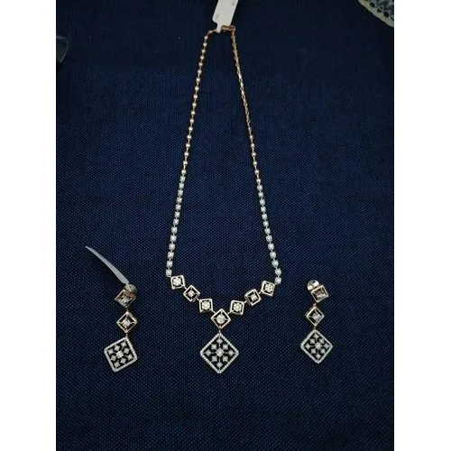 Diamond Necklace Set - Silver, 16 Inches Necklace, 1x1 Cm Pendant, 1x0.5 Cm Earrings | Round Cut Diamonds, Si1-si2 Clarity, Ideal For Formal Events And Gifting