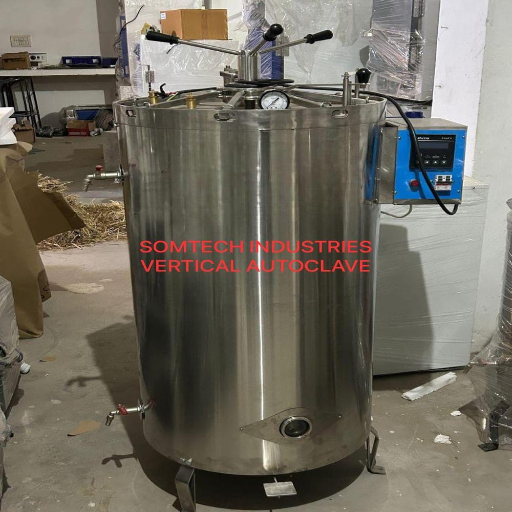 Vertical laboratory autoclave