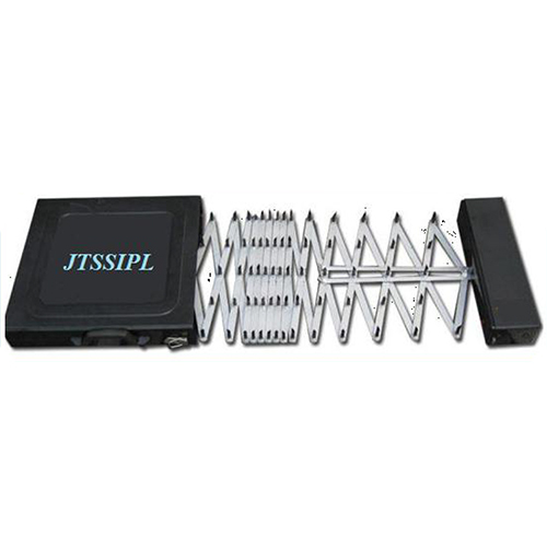 Tkm-Jtssipl-01 Spike Barrier - Feature: Heavy-Duty Construction