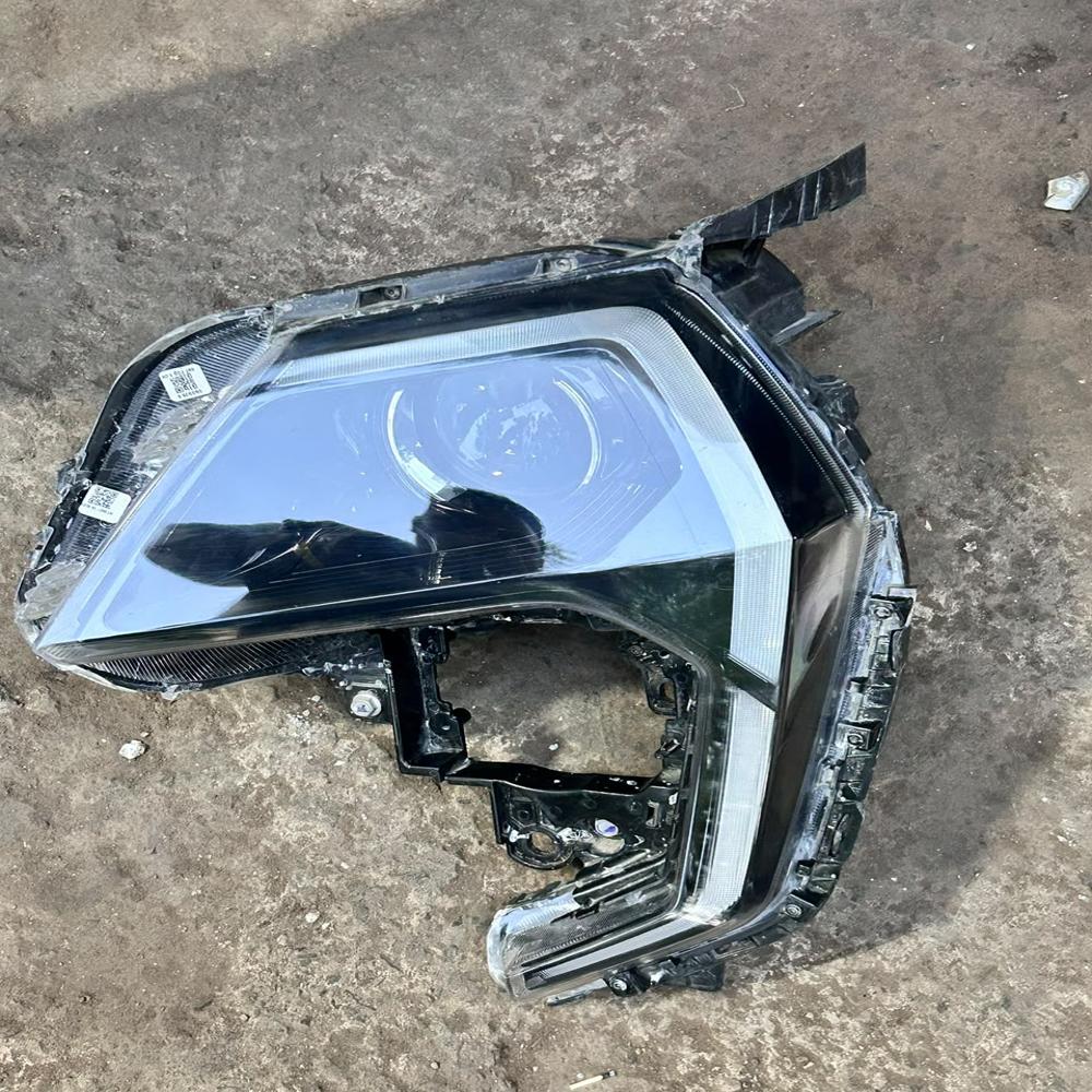 Mahindra 3xo Headlight