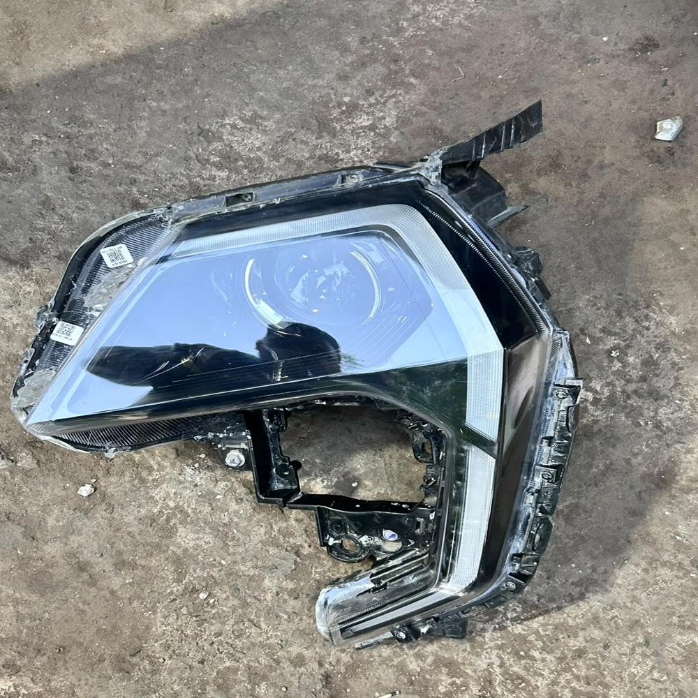 Mahindra 3xo Headlight