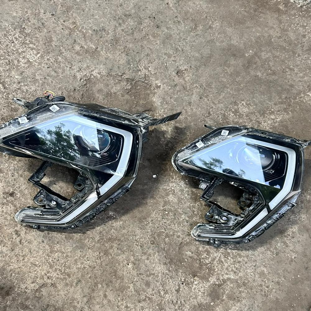 Mahindra 3xo Headlight
