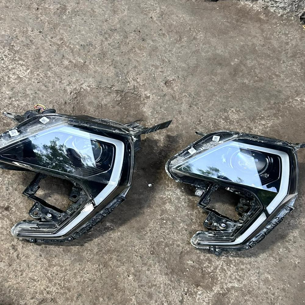 Mahindra 3xo Headlight