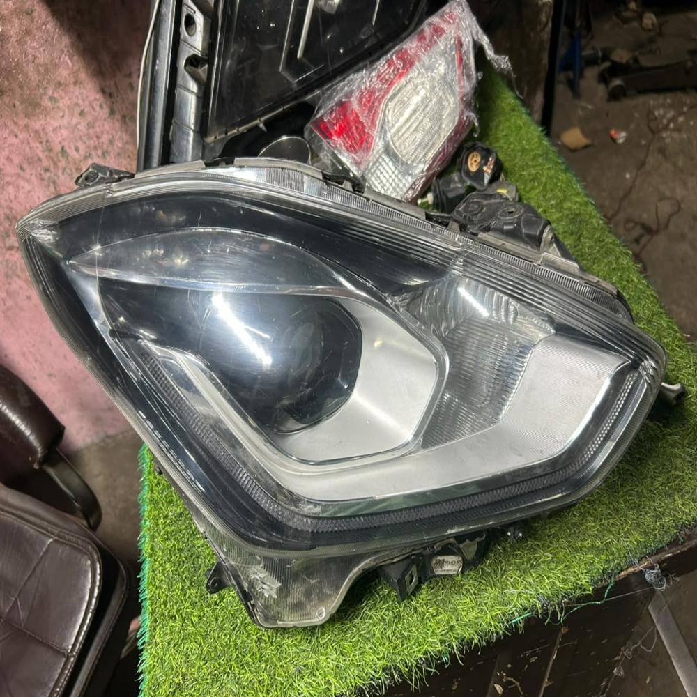 Swift Projecter Drl Headlight - Lighting Color: White