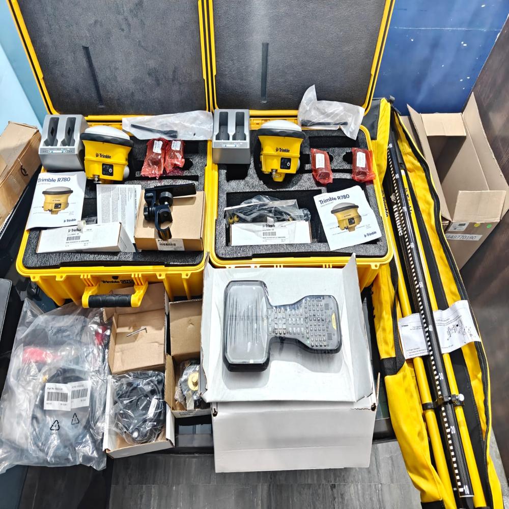 Trimble R780-2 - Accuracy: 8 To 10mm Mm