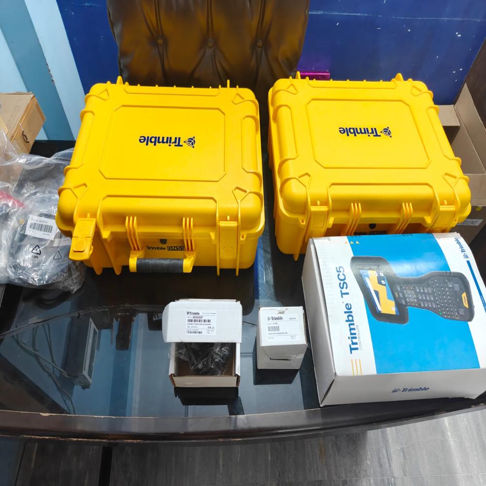 Trimble R780-2 - Accuracy: 8 To 10mm Mm