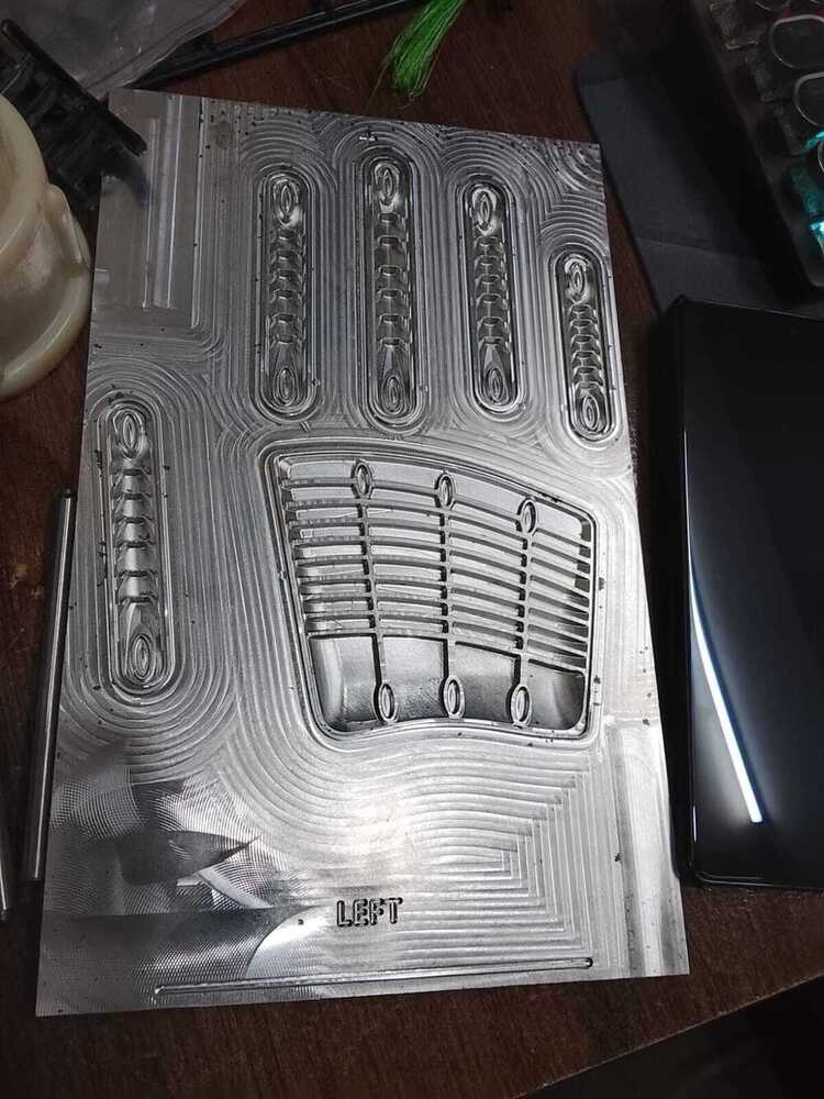 Hand Gloves Mould - Aluminum Alloy & Stainless Steel, Single Cavity, 0.01mm Tolerance | CNC Machined, Integrated Water Cooling, Up to 500,000 Cycles