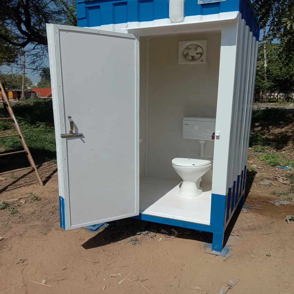 4x4x8.6 Portable toilet container