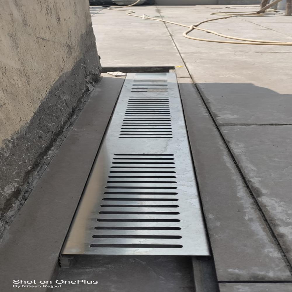 Swimming Pool Shower Drain - Feature: Anti-rust